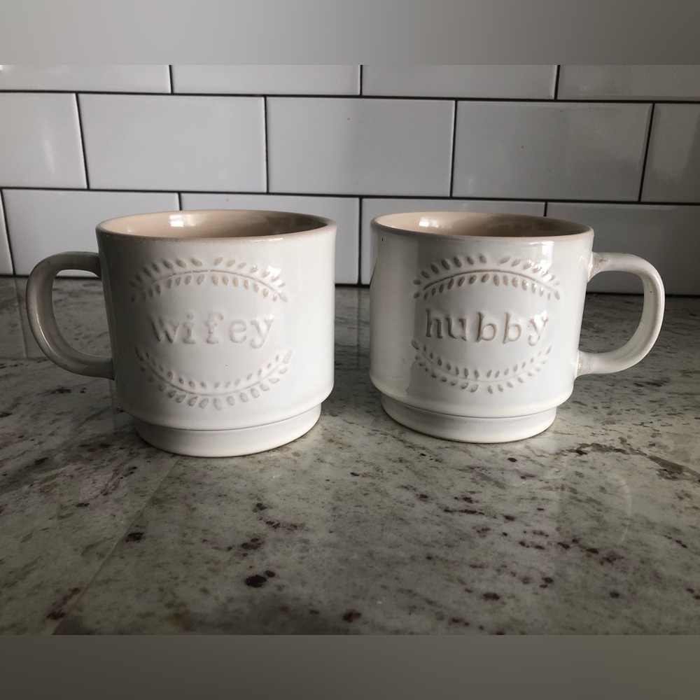Wifey and Hubby Mug Set